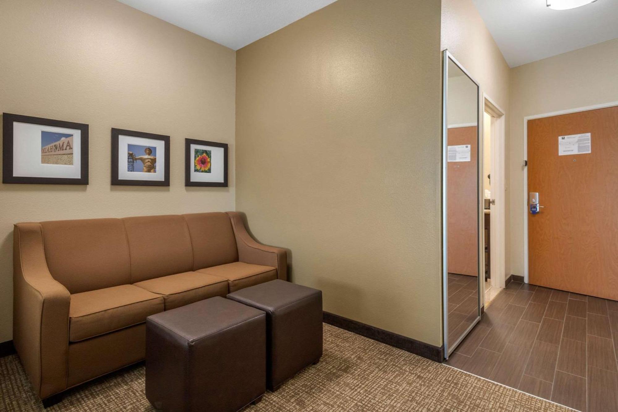 Comfort Inn & Suites Glenpool Buitenkant foto