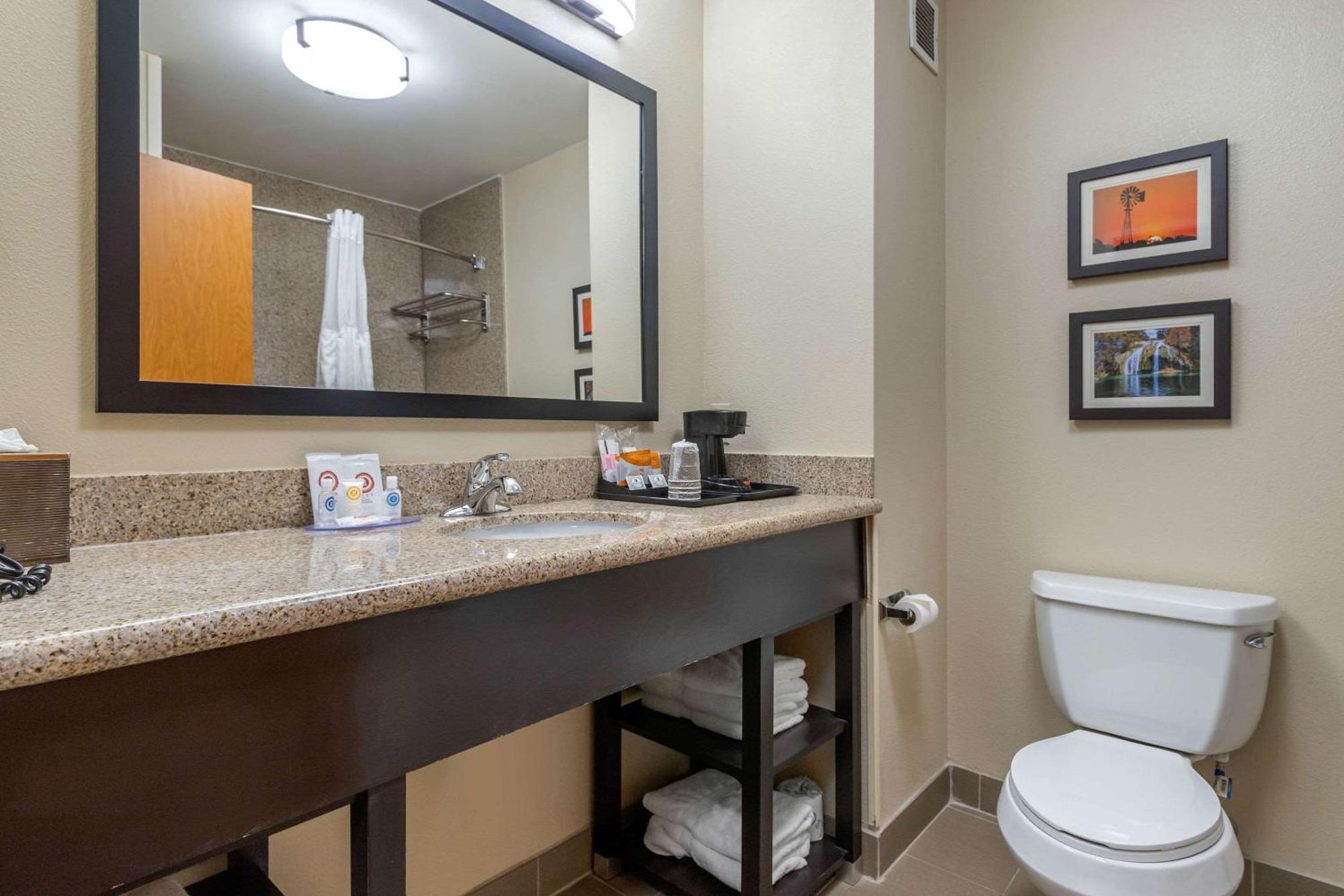 Comfort Inn & Suites Glenpool Buitenkant foto